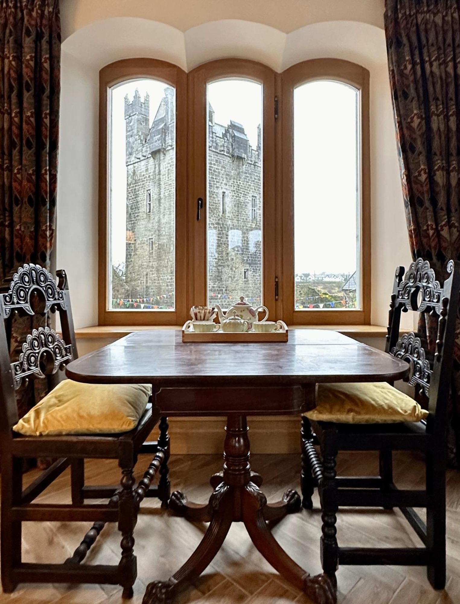 Claregalway Castle Bed and Breakfast Buitenkant foto