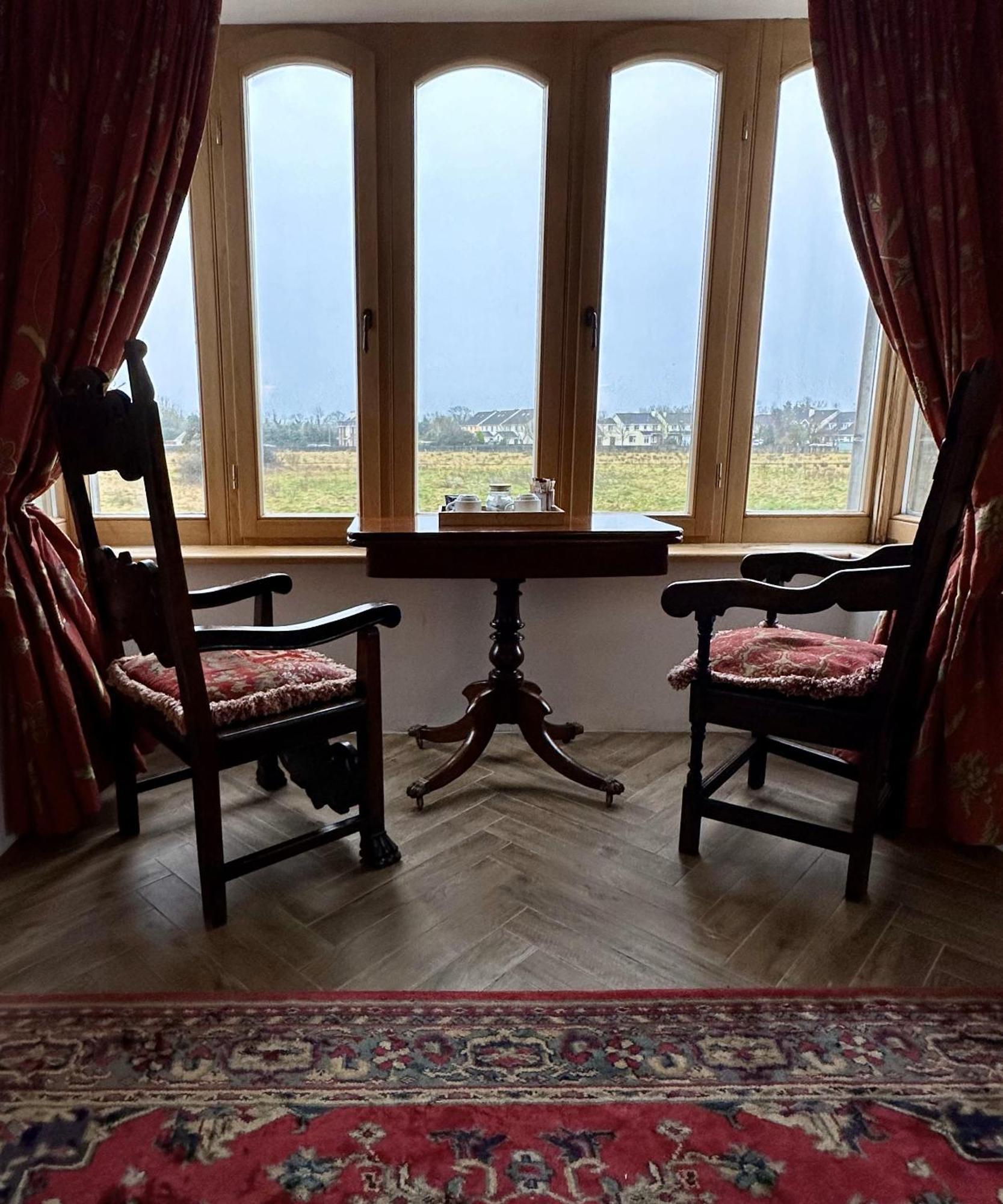 Claregalway Castle Bed and Breakfast Buitenkant foto